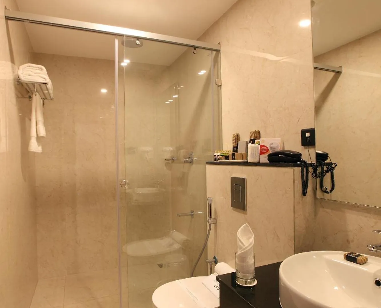 Hotel Prince Kaladi