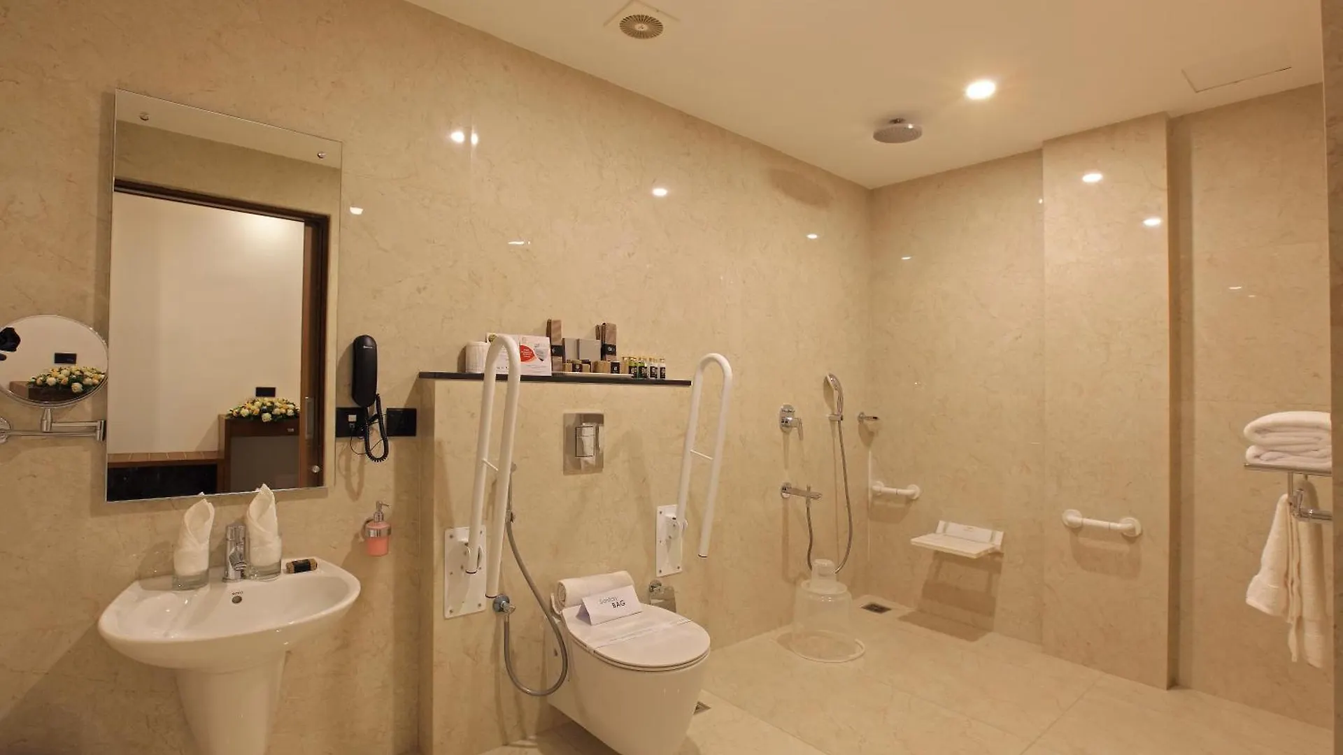 Hotel Prince Kaladi
