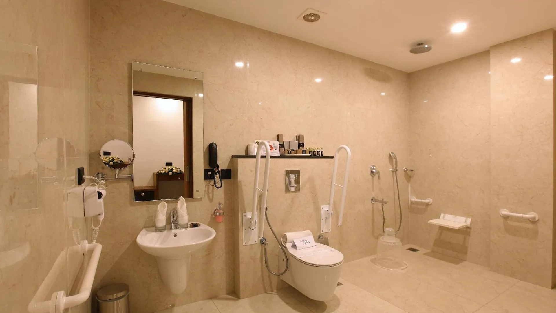 Hotel Prince Kaladi 3*,